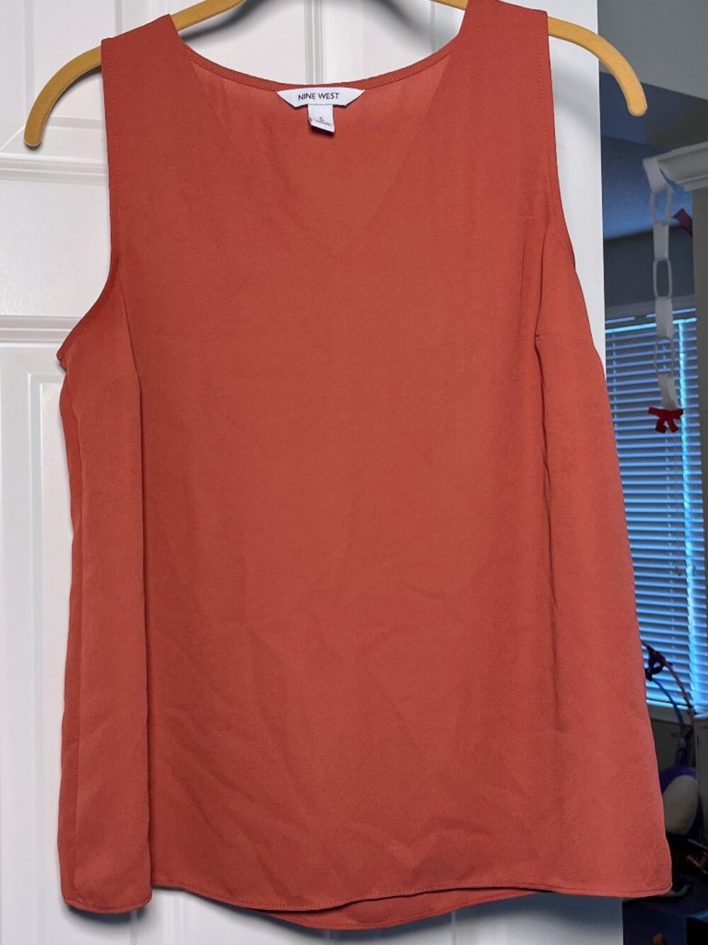 Nine West Rust Orange Sleeveless V Neck Blouse Small S Workwear Classic
